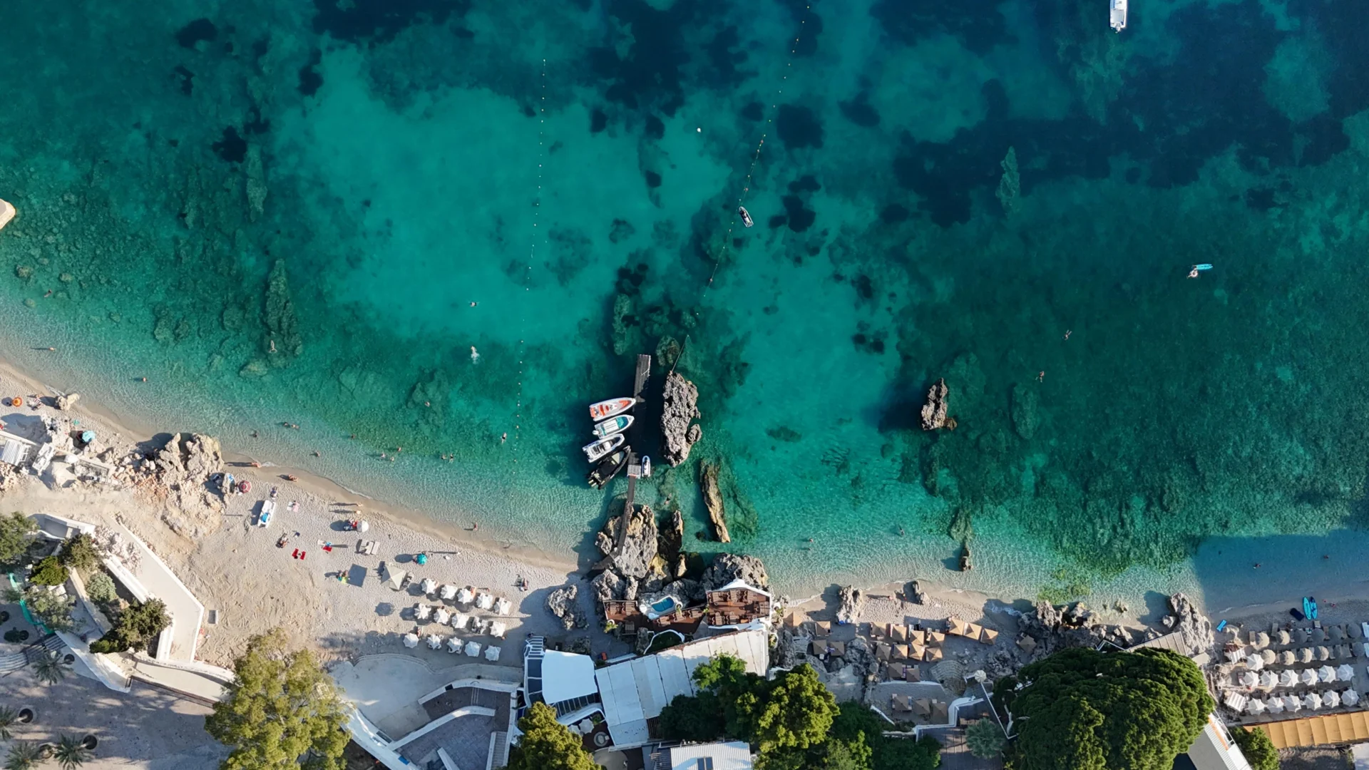 Beachfront Loft for sale– Dhërmi
